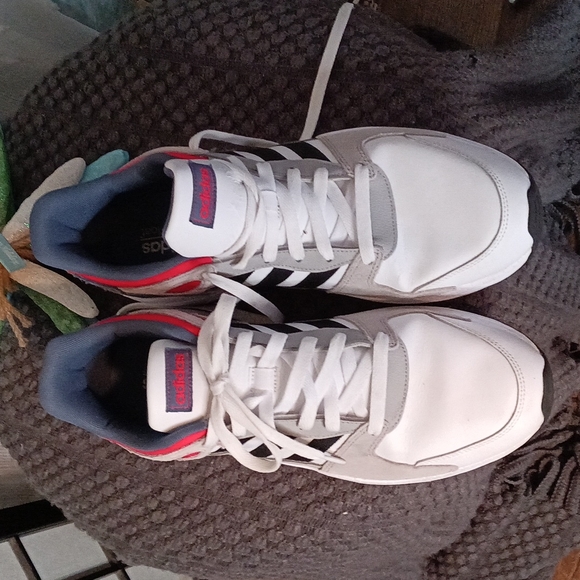 Adidas mens cloud foam nwot♥️ - Picture 2 of 6